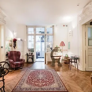  Hostel Baroque & Coworking