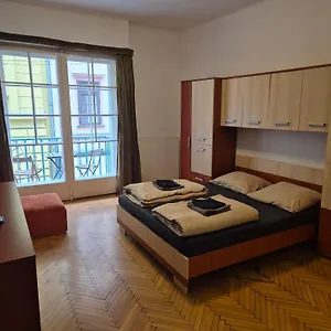 Boomerang Hostel